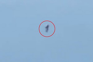 Man 'on jet pack' spotted by pilot AGAIN near LAX airport at 5,000ft