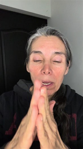 Desenredando Cabello con ASMR: Suavidad y Relajación