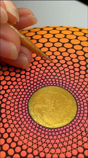 As DecoArt's flagship acrylic paint for over 35 years, DecoArt Americana Acrylics is trusted by more art educators than any other acrylic paint brand in the world. Available in over 200 colors, this all-purpose acrylic paint can be used for a variety of art, crafts, and creating of all kinds. Credit: Amandala Dot Painting Artist / @amandalarocksart | DecoArt