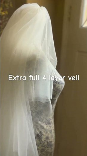 Prettiest Retro bridal styles: Extra full 4 layer veil #vintagestyle