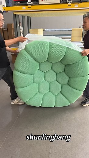 Shunlinghang furniture on Instagram: "Have you ever seen a compression football bubble sofa?#compressionsofa #chair #sofa #furniture #livingroomsofa #sofabed #homefurniture #bubble #footballsofa #football #export #tiktok #compressed #Shunlinghangfurniture"