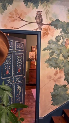 APRIL WALLER on Instagram: "Do you know what this is? They are called dust corners! Popularized in the late 19th century to simplify cleaning, now they can be added for a bit of character and sparkle. (I also do find that they help with cleaning.) These brass dust corners are from @broughtonsofleicester #HistoricHome #WhimsicalHome"