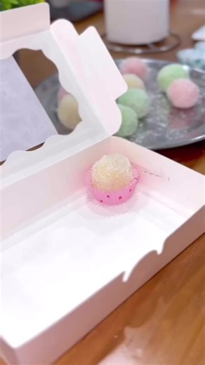 🎥 Let’s pack today’s coco ball order! 💖 If you’d like to try these delicious homemade treats, DM me on Instagram @cocoballs.brampton to place your order! 🍫🥥 #SupportSmallBusiness #HomemadeWithLove 🧡 Gluten-free, tasty & made fresh just for you! #CocoBalls #brampton #BramptonSmallBusiness #internationalstudent #HealthySnacks #GlutenFreeCanada #HealthyEating #CleanEatingCanada #DairyFreeTreats #HomemadeGoodness