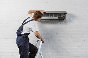 Why Air Conditioners are Placed at a Height Near Ceiling? - aircondlounge