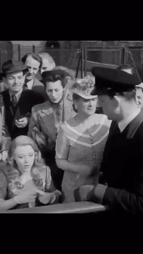 Glynis Johns as Miranda and David Tomlinson as Charles in the 1948 classic film Miranda. Most fan’s recognize this iconic duo as Mr.Banks and Mrs.Banks in Walt Disney Studios 1964 film adaptation of Mary Poppins. | History of Mermaids