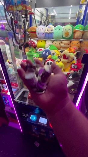 Satisfying Super Mario Claw Machine Wins 😧 #fyp #viral #clawmachine #arcade #satisfying ##supermario##peaches