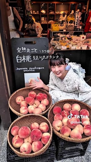 清水寺来たら絶対後悔しない食べ歩き🍡✨ ⁡ 賞味期限1分のあんバターたい焼きから 濃厚すぎる抹茶ラテ、湯葉クリームコロッケ、 大粒みたらし団子にフルーツごろごろスムージー🍑 ⁡ 甘いのも、しょっぱいのも、ぜーんぶ優勝すぎて幸せすぎた😭 ⁡ 歩くだけで幸せになれるエリアすぎるからお腹空かせて行くべき！🌟 保存して京都旅行の参考にしてね！💞 #京都 #清水寺 #清水寺食べ歩き