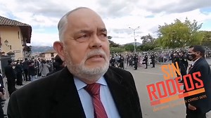 POBLADORES DE CAJAMARCA NO LE DEJO HABLAR A CONGRESISTA JORGE MONTOYA FEUNTE: RADIO ESTELAR | Radio Zener