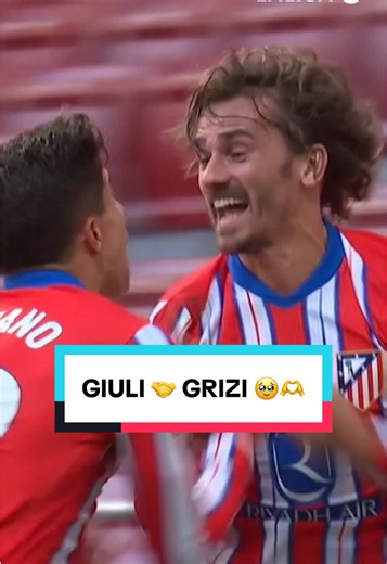 From idol to teammate 🥹 A special moment that @Giuliano Simeone will never forget ❤️🤍 #atleticodemadrid #giuliano #griezmann #football #LALIGA @Antoine Griezmann