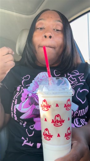 Arby’s dropped a Apple Pie Milkshake 🍏🥧 #fyp #arbys #milkshake #applepie #foodie #foodblogger #milwaukeefoodie | Unapologetically Jae