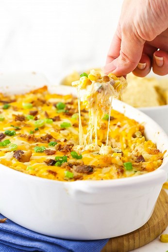 Cheesy Mexican-Style Corn Dip with Bacon – Your New Go-To Appetizer