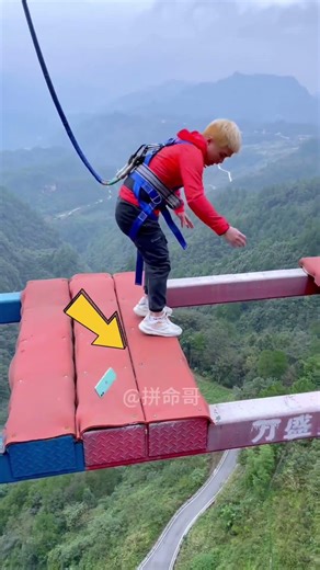 Loud Rope Bounce Sound You Must Hear:Asmr Bungee Jumping