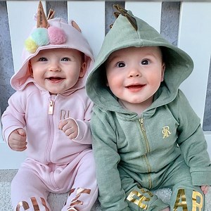 60K views · 6.6K reactions | Two to kiss and two to hug and best of all two to love <3 Join our group: Funny Babies  Cute Babies  Baby Lovers #twins #baby #cute | Funny Babies | Facebook