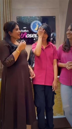 ✨ Transform Your Look for Just AED 299! ✨ All-in-one package (Valid for medium length & medium thickness hair): 💇‍♀️ Fresh haircut 🎨 Hair color 💆‍♀️ Nourishing mask 💨 Blowdry & styling 💥 Only AED 299! 💥 📍 Roses Dew Beauty Lounge ⏳ Limited-time offer ⸻ What is Balayage? Balayage is a hand-painted coloring technique that gives a natural, sun-kissed blend with no harsh lines. ✔️ Soft & natural ✔️ Low maintenance ✔️ Beautiful blended finish | Smitha’s Roses Dew Beauty Lounge