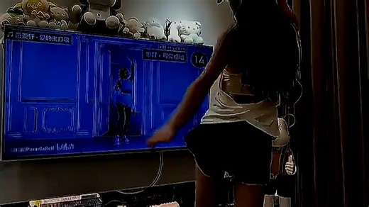 海信电视Vidda发现X Plus新品，4K超清画质让家庭观影更沉浸，色彩细腻层次分明，无论是追剧还是看球赛都清晰流畅，提升客厅娱乐体验。