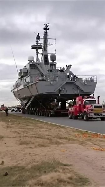 😱 Massive Boat Transport FAIL, Trailer Breaks Loose! #BoatCrash #TruckAccident #EpicFail