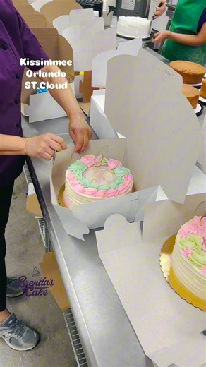 44K views · 814 reactions | Cake Shop siempre listos, siempre frescos, CAKE TO GO #bakery #brendascakes #cake #kissimmee #orlando #stcloud | Brenda's cakes classes & Bakery supply | Facebook
