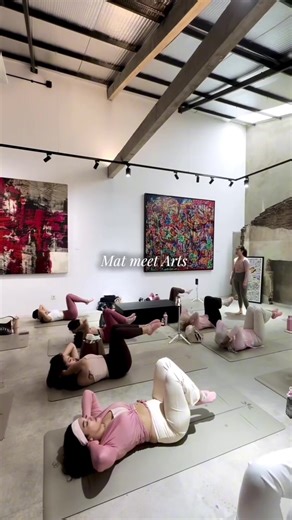 Keseruan Pilates Mat di Manara Art Space Solo