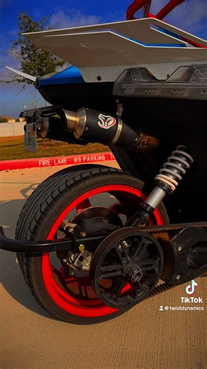 Twist Dynamics Dual Exhaust. Clean welds, precision bends, and a balanced dual-exit finish made for the Polaris Slingshot. Up-close details that speak for themselves. | Twist Dynamics