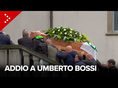 Pontida, i funerali di Umberto Bossi: contestato Matteo Salvini
