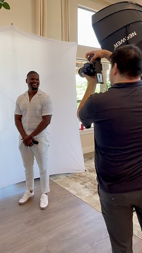 What a great time at our Agent Headshot Happy Hour in Cottonwood Creek! 📸 Thank you to all the real estate professionals who joined us for an evening of networking, fun, and updating those professional headshots. We loved seeing everyone and can’t wait to connect again soon! #AgentHeadshotHappyHour #GrenadierHomes #RealEstateProfessionals #NetworkingEvent #HeadshotUpdate #RealEstateCommunity #ProfessionalImages #CheersToConnections #DFWRealEstate #MakingMoves | Grenadier Homes