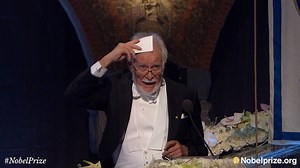 ”We three have never been good chemists. Nevertheless, we obtain a Nobel Prize in Chemistry. Is this an illustration of the big principle that people reach their level of incompetence? Or perhaps it is simply a beautiful illustration of the unity of science." Watch the Nobel Prize banquet speech by Jacques Dubochet, awarded the 2017 #NobelPrize in Chemistry together with Joachim Frank and Richard Henderson. | Nobel Prize