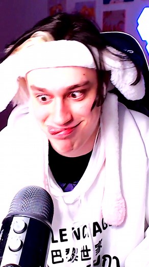 Interactive Gaming Commentary with Anime Aesthetics