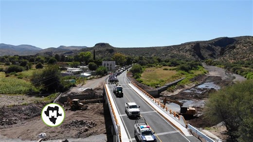 #Rodeo | 🤠🐴 En el marco de la Feria Regional Agrícola y Ganadera 2025, se realizó la tradicional cabalgata “Camino Real Tierra Adentro”, encabezada por el alcalde Lalo Estrada. Con la participación de más de 250 cabalgantes, el recorrido contó con la presencia de habitantes de distintas comunidades y autoridades municipales y estatales, en una jornada que reafirmó la identidad y tradición del municipio. #MunicipiosDurango | Municipios Durango