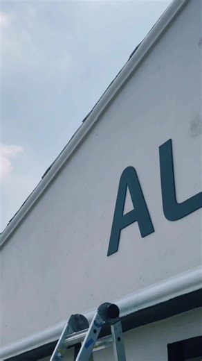 Light up your business with our custom outdoor signs‼️🤩 #fyp #outdoors #singing #tiktok