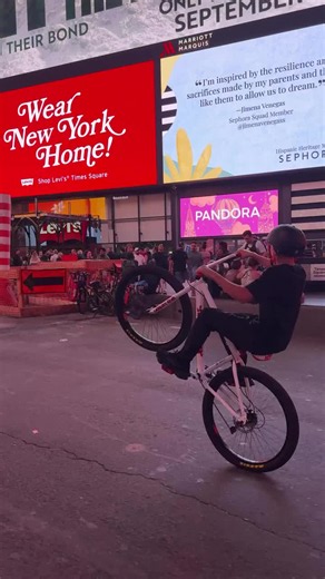 Yup Thats up 🤣 se bikes crew Riders have fun is Times Squaer🔥 | bike rider