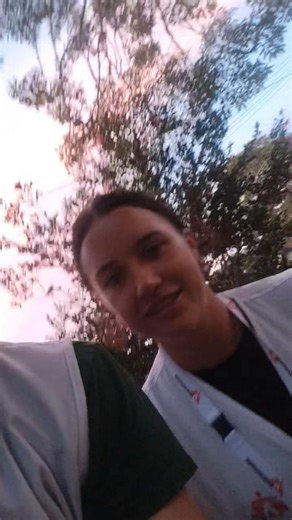 telling people you have an android phone 😭