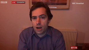 Epidemiologist calls for a 'stepwise approach' to reopening schools in England