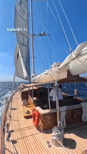 Pure sailing #sailinglife⛵️ #classicboat #sailboat #regatta #sailing #sailingboat #woodenboat @sailorengineerr @mhmtbyln | Sail Republic