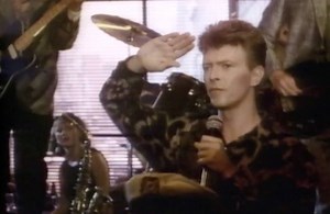 In 1984 David Bowie rocked the VMAs with 'Blue Jean' | MTV News