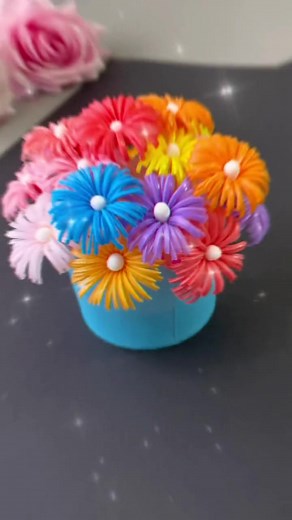 How to Create a Colorful Pipe Cleaner Flower Bouquet