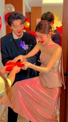 Blocking BF Way for a Gift 😂❤️ Husband Surprise Moment #shorts