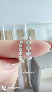 735K views · 191 reactions | Rhythm II review เทียบ 2 รุ่น | Arkong Gems - ครอบครัวช่างฝีมือจากรุ่นอากง แหวนเพชร แหวนแต่งงาน GIA HRD | Facebook