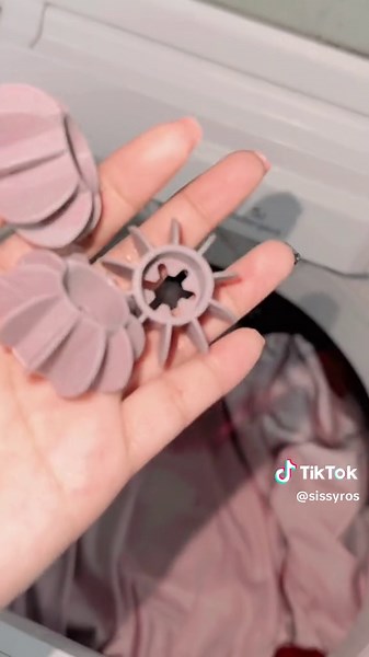 MAGIC MESH FILTER/ SILICONE BALLS WASHING MACHINE LIFEHACK🥰👍👍 #washingmachine #washing #siliconeball #meshfilter #laundryhack #laundry #fypシ #foryoupage #affiliatemarketing #tiktokshop