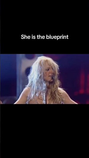 364 days before she danced on stage with a yellow burmese python… #britneyspears #livemusic #vmas