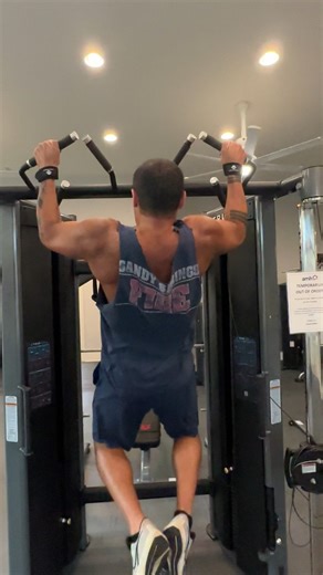 Watch Gains Grove Lifting Straps Wrist Support Wrap on Amazon Live