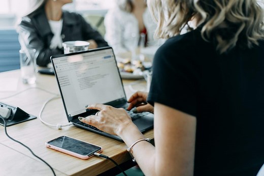 Comment rédiger une réponse par mail pour donner vos disponibilités pour un entretien ? - TechnoFinance