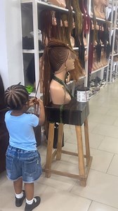 931K views · 14K reactions | Mommy’s little helper 殺 Follow @luvmehair for more inspiration * * #luvme #luvmehair #sharing #reallife #fyp #fashion #slayqueen #blackgirlmagic #tutorial #wigs #diy #beauty #kid #meme #funnymeme #funnyvideo | Luvme Hair | Facebook