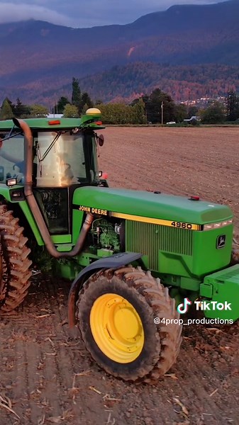 Top Classic John Deere Tractors | Share Your Favorite in the Comments!