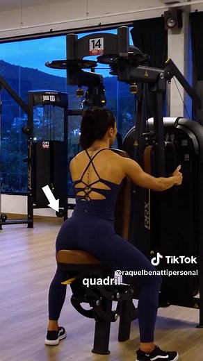 Crucifixo Inverso na Máquina: Aumente suas Costas Definidas