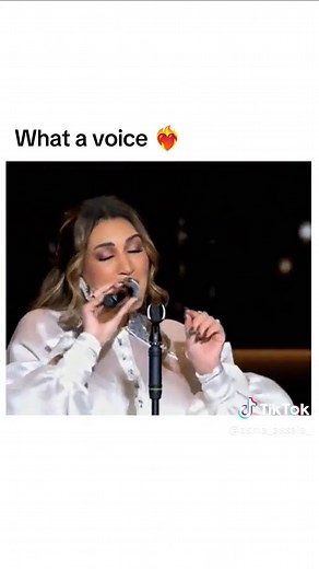 She ate the song ❤️‍🔥🌪️ #أسماء_لمنور #أسما_لمنور #ملكة_الأندس #فنانة_المغرب #صوت_المغرب #instagram #explore #music #المغرب #فنانة_المغرب_الأولى💞💞#morocco #arab