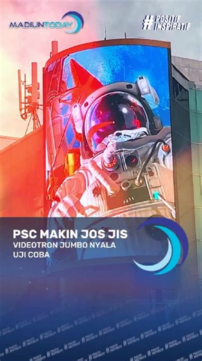 PSC makin josjis dengan adanya beberapa videotron jumbo yang sudah menyala untuk uji coba, selasa (23/12). Dengan adanya tambahan videotron jumbo ini tentunya akan lebih mempercantik dan membuat daya tarik PSC semakin menguat. Desainnya yang unik juga akan meramaikan Hari Natal dan Tahun Baru 2026 mendatang. Sudah pada tau belum? Yuk berkunjung ke PSC untuk melihat langsung videotron jumbo baru Kota Madiun. #sebarkontenpositif #berinternetsehat #madiunkotawifi #madiunkotapendekar #IndonesiaBicar