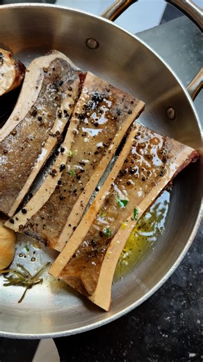 803K views · 5.4K reactions | À la base c’était un beau sandwich végétal… Mais je n’ai pas pu m’empêcher d’y glisser cette moelle de bœuf brûlante pour un minimum de gourmandise 邏 #SandwichGourmand #MoelleDeBoeuf #FoodPorn #Gourmandise #Foodie #InstaFood #FoodLovers #PlaisirCoupable #ChefLife #Foodstagram #EatBetter #StreetFood #SandwichAddict #FoodPassion #FrenchFood | Julien Duboué | Facebook