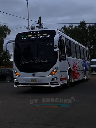 Golden Boy Bus - Stunning Tuning & Style
