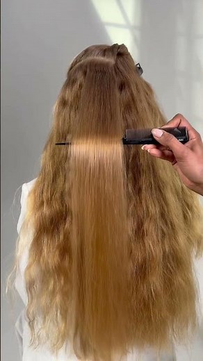 Meet the hot brush made for long, thick and curly hair 🖤