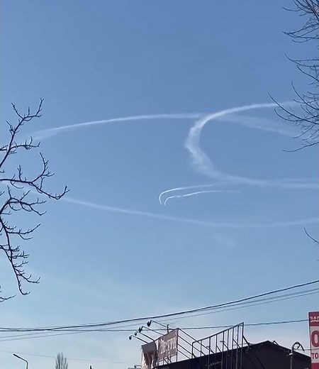 Dogfight between Ukrainian Air Force & Russia fighter jets